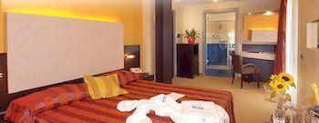Kriss Internazionale Hotel 4*